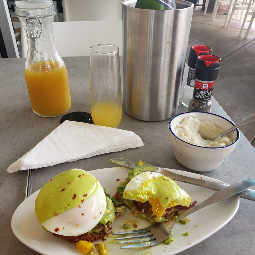 Bubbly Hen | restaurant | 7915 Vaughn Rd, Montgomery, AL 36116, USA | 3346491111 OR +1 334-649-1111