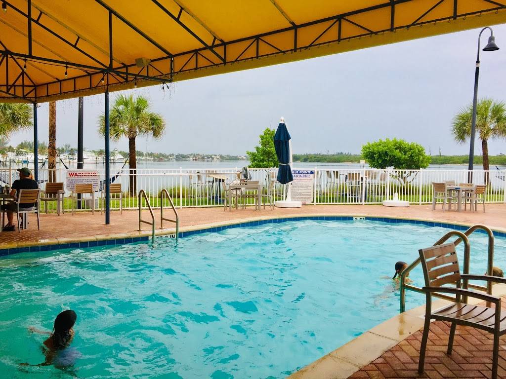 Blue Pointe Bar and Grill | restaurant | 18701 SE Federal Hwy, Tequesta, FL 33469, USA | 5614066270 OR +1 561-406-6270