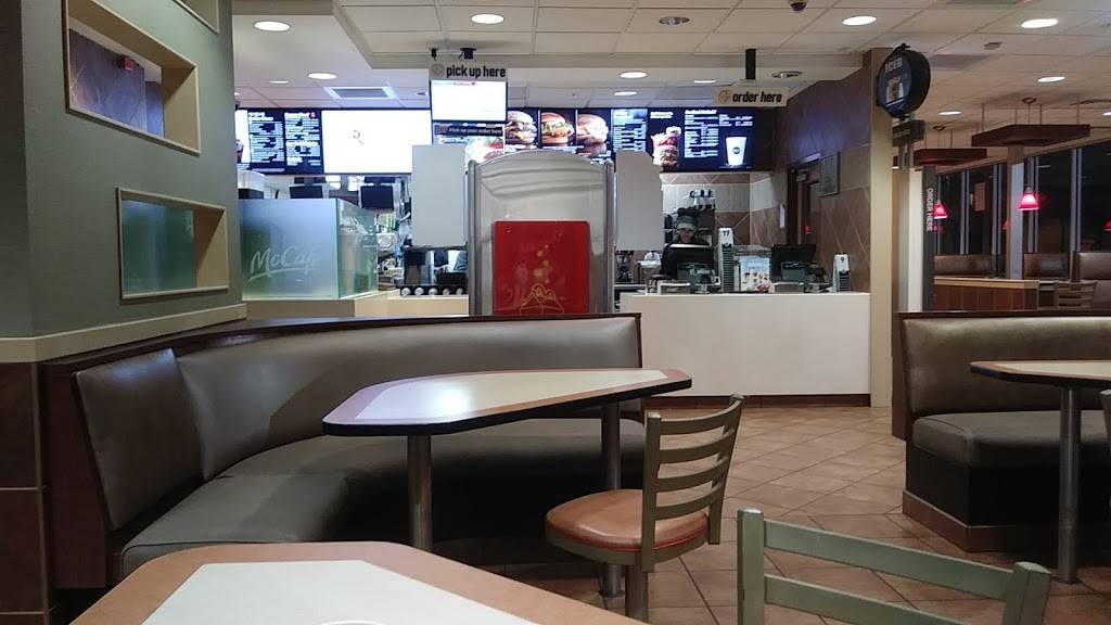 McDonalds | cafe | 5960 SE Federal Hwy, Stuart, FL 34997, USA | 7724638102 OR +1 772-463-8102
