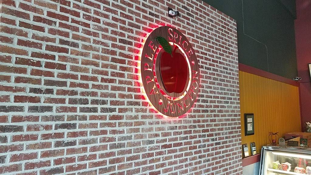 Apple Spice Junction | meal takeaway | 3249 Old Winter Garden Rd, Orlando, FL 32805, USA | 4072985838 OR +1 407-298-5838