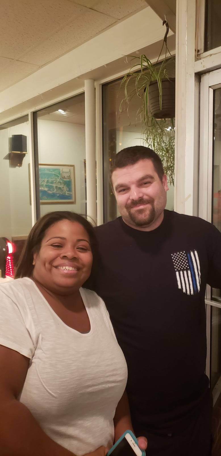 Virginia Street Cafe | restaurant | 201 Virginia St, Urbanna, VA 23175, USA | 8047583798 OR +1 804-758-3798