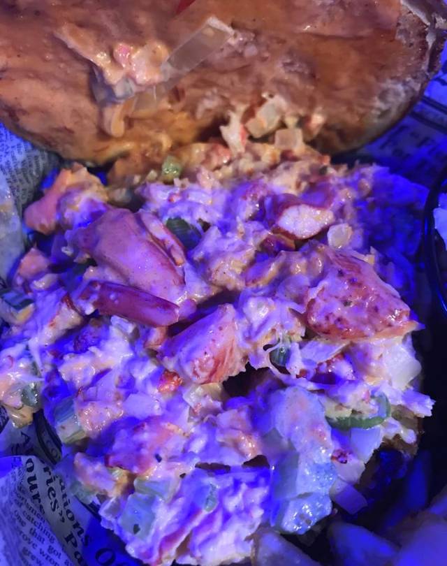 The Village Pub | restaurant | 923 N Broadway, North Massapequa, NY 11758, USA | 5167989699 OR +1 516-798-9699