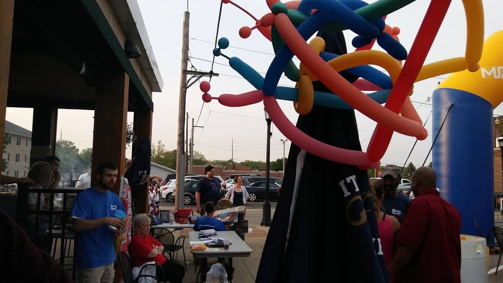 Bunnys Tavern | restaurant | 119 W Water St, Urbana, IL 61801, USA | 2173678175 OR +1 217-367-8175