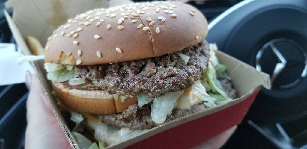 McDonalds | cafe | 222 Broad St, Bridgewater, MA 02324, USA | 5086979568 OR +1 508-697-9568