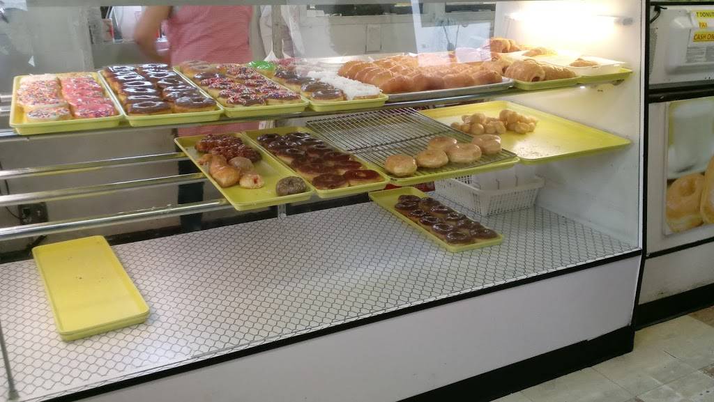 Hot Donuts | restaurant | 2211 Singleton Blvd, Dallas, TX 75212, USA | 2146814137 OR +1 214-681-4137