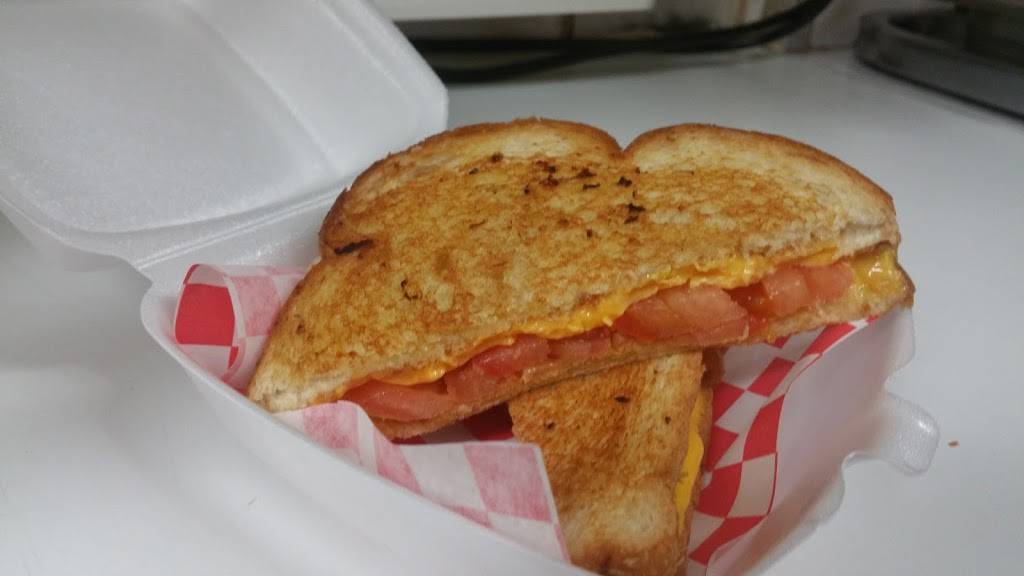 Neon Moon | restaurant | 326 US-71, Mountainburg, AR 72946, USA | 4793691705 OR +1 479-369-1705