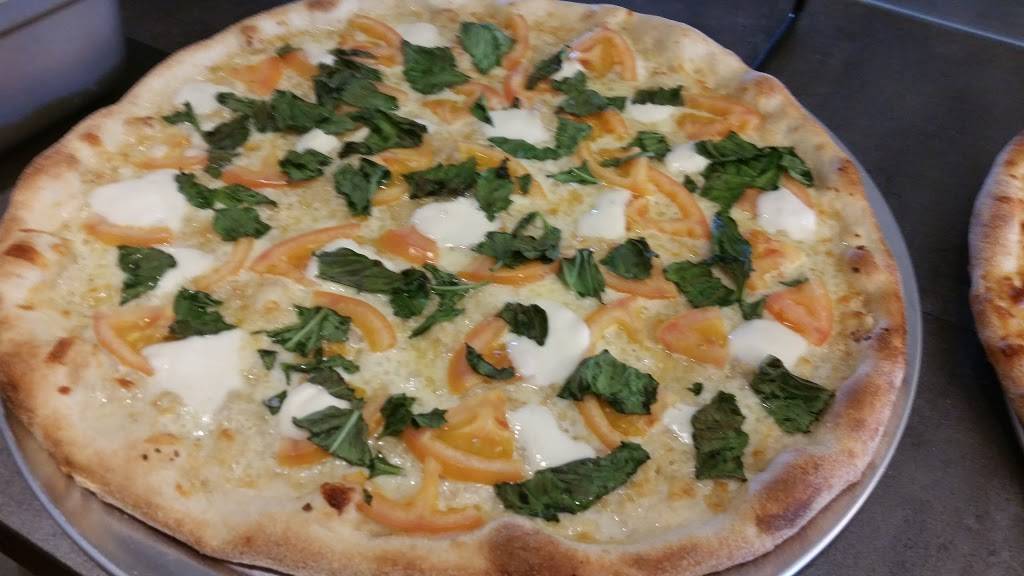 Pannos Home Of The 18 Inch | restaurant | 7200 Airport Rd #101, Bath, PA 18014, USA | 4842813908 OR +1 484-281-3908