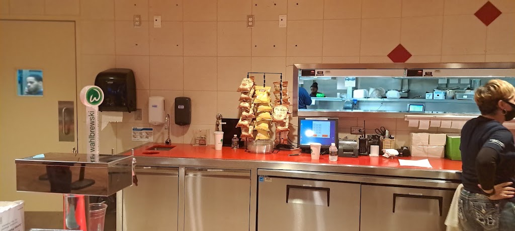 Wahlburgers | restaurant | 777 Hollywood Blvd, Dayton, OH 45414, USA | 9372357586 OR +1 937-235-7586