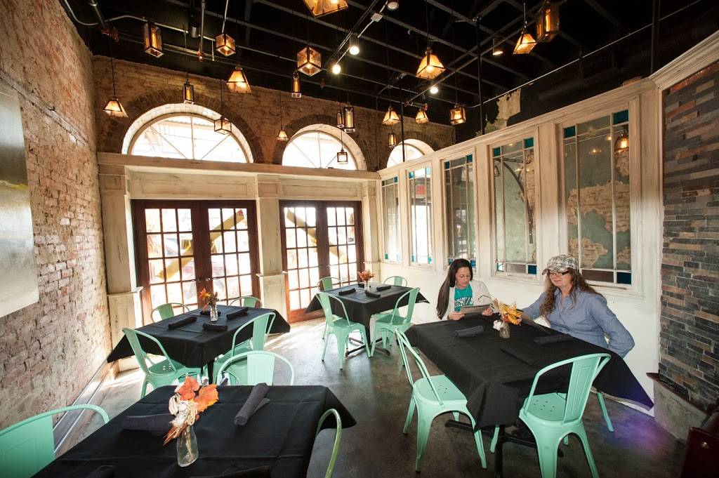 109 Main | restaurant | 109 E Main St, Batesville, AR 72501, USA | 8705698000 OR +1 870-569-8000