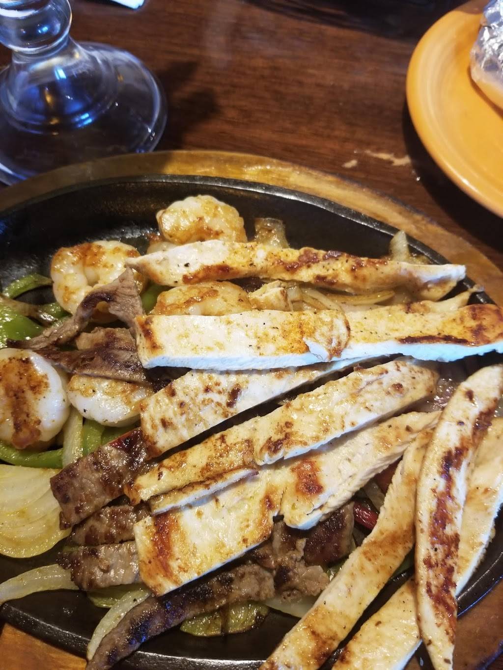 Fiesta Modern Mexican Cuisine | restaurant | 185 Hilltown Village Center, Chesterfield, MO 63017, USA | 6365360002 OR +1 636-536-0002