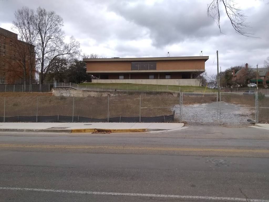 Presidential Court Cafe | restaurant | 1017 Francis St, Knoxville, TN 37916, USA | 8659744111 OR +1 865-974-4111