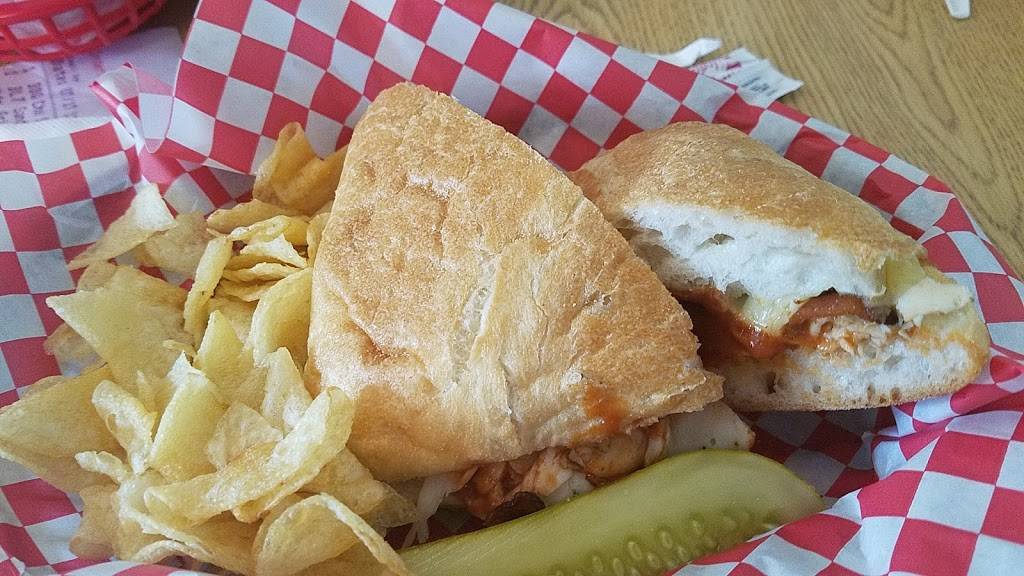 The Hungry Pelican | restaurant | 205 Budleigh St, Manteo, NC 27954, USA | 2524739303 OR +1 252-473-9303