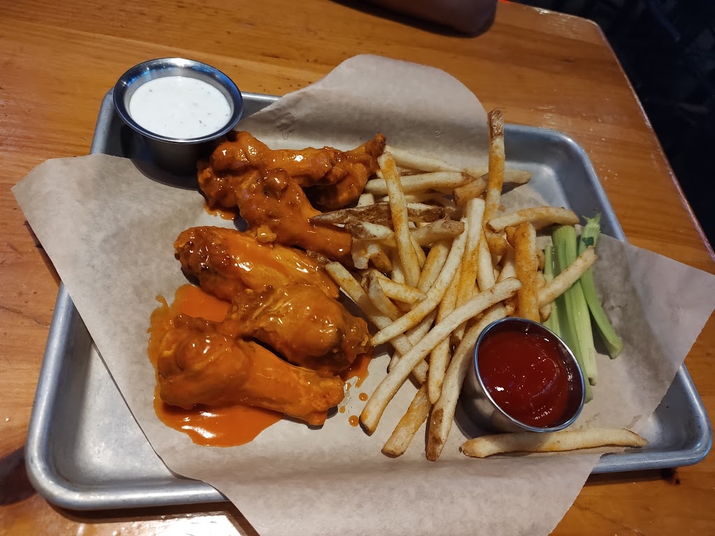 Twin Peaks | restaurant | 4441 The 25 Way, Albuquerque, NM 87109, USA | 5053438500 OR +1 505-343-8500