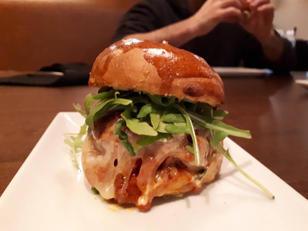 Tuscanos Pizzeria & Bistro | restaurant | 1579 Oxford St E, London, ON N5V 1W5, Canada | 5194523737 OR +1 519-452-3737