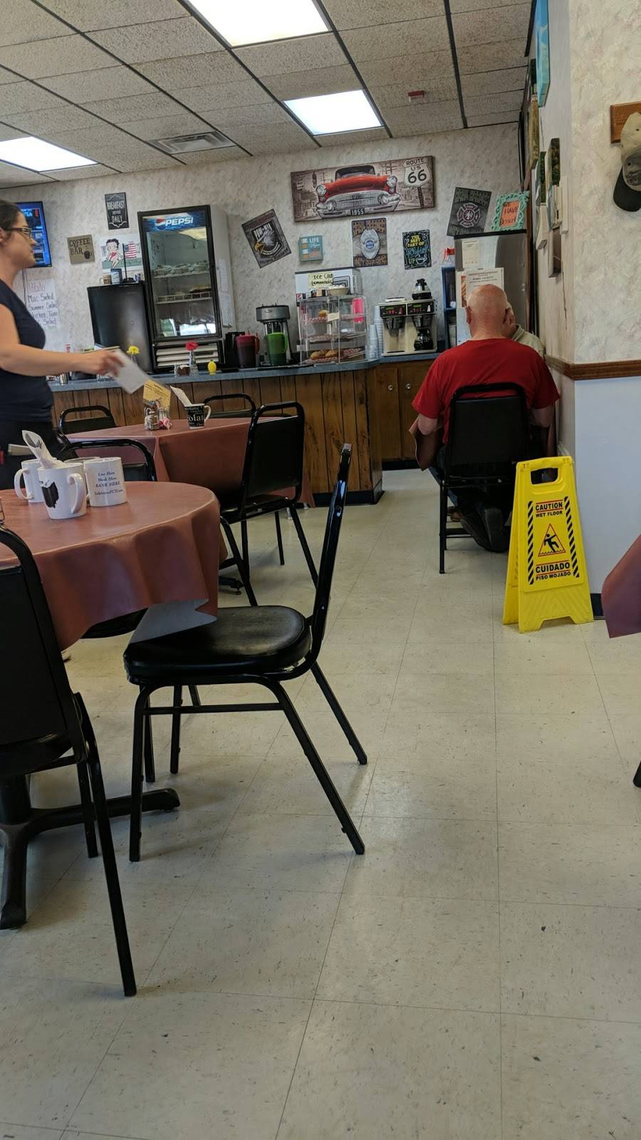 Lunch Box | restaurant | 1837 E 51st St, Ashtabula, OH 44004, USA | 4409925124 OR +1 440-992-5124