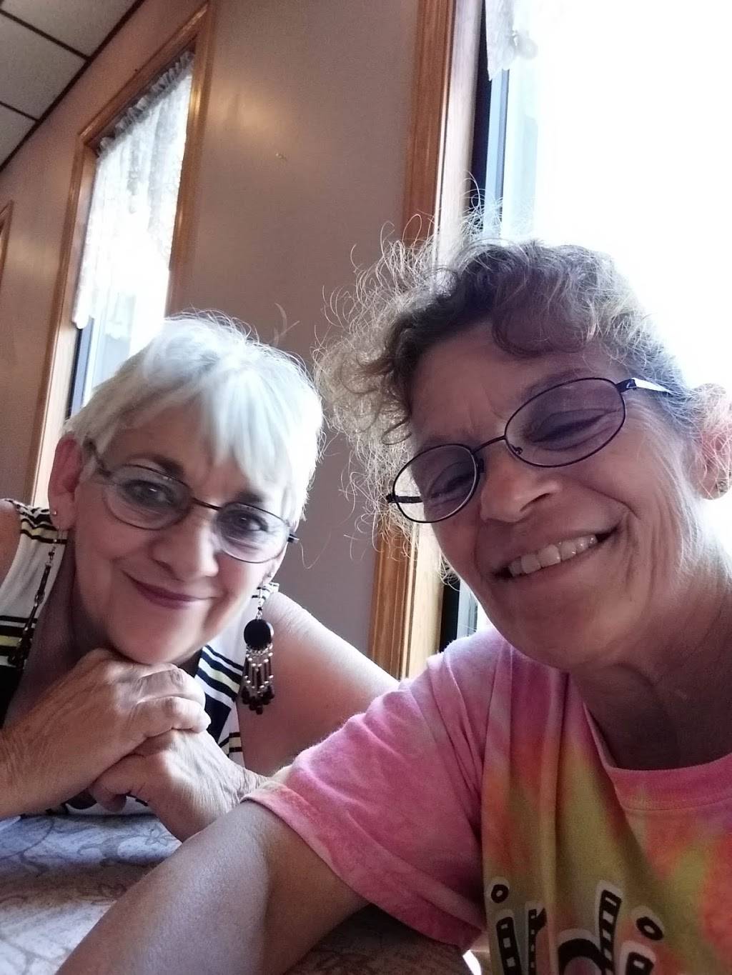 Corner Cup Cafe | restaurant | 600 Roosevelt Rd, Walkerton, IN 46574, USA | 5745863010 OR +1 574-586-3010