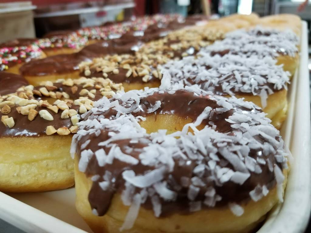 Donut World | restaurant | 2567 Gessner Rd, Houston, TX 77080, USA | 7134609459 OR +1 713-460-9459