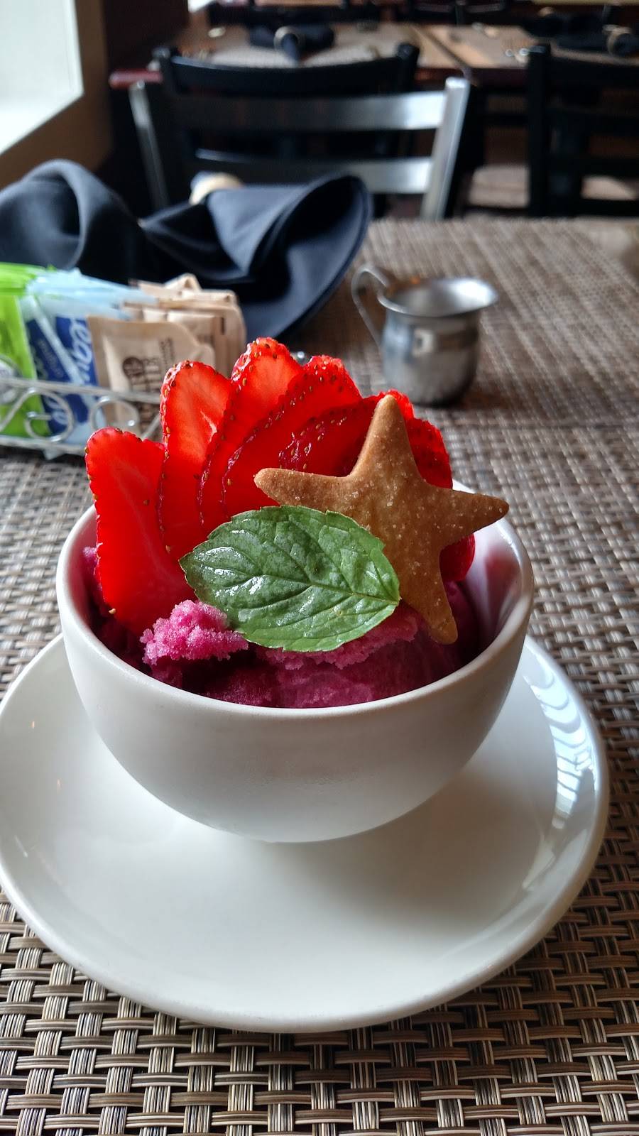 Twelves Grill & Cafe | restaurant | 10 Exchange Pl, West Grove, PA 19390, USA | 6108694020 OR +1 610-869-4020