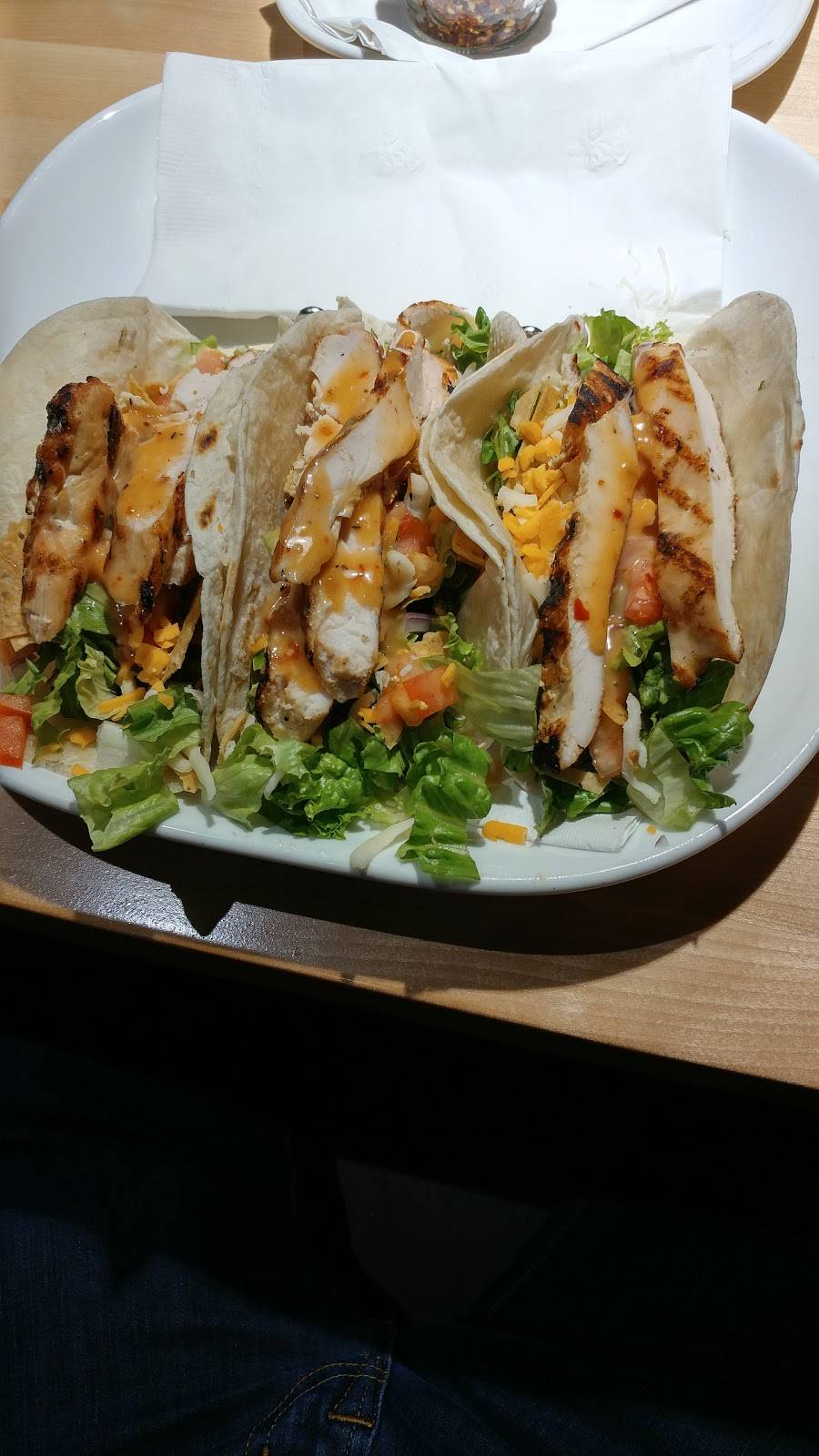 Boston Pizza | restaurant | 4 Amy Croft Dr, Windsor, ON N8N 2L9, Canada | 5197391313 OR +1 519-739-1313