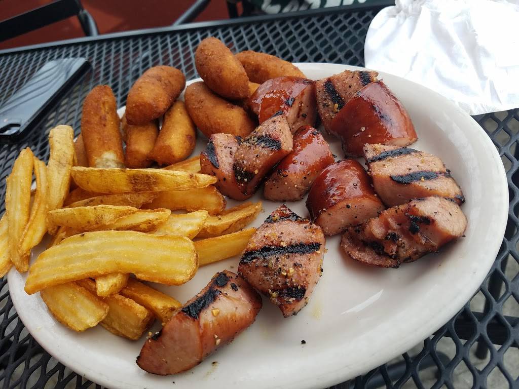 Daddy Joes Beach House BBQ and Grill | restaurant | 1400 W Floyd Baker Blvd, Gaffney, SC 29341, USA | 8644877427 OR +1 864-487-7427
