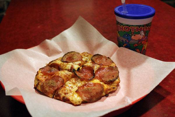 Old Town Pizza | restaurant | 436 Lincoln Blvd #202, Lincoln, CA 95648, USA | 9166457677 OR +1 916-645-7677