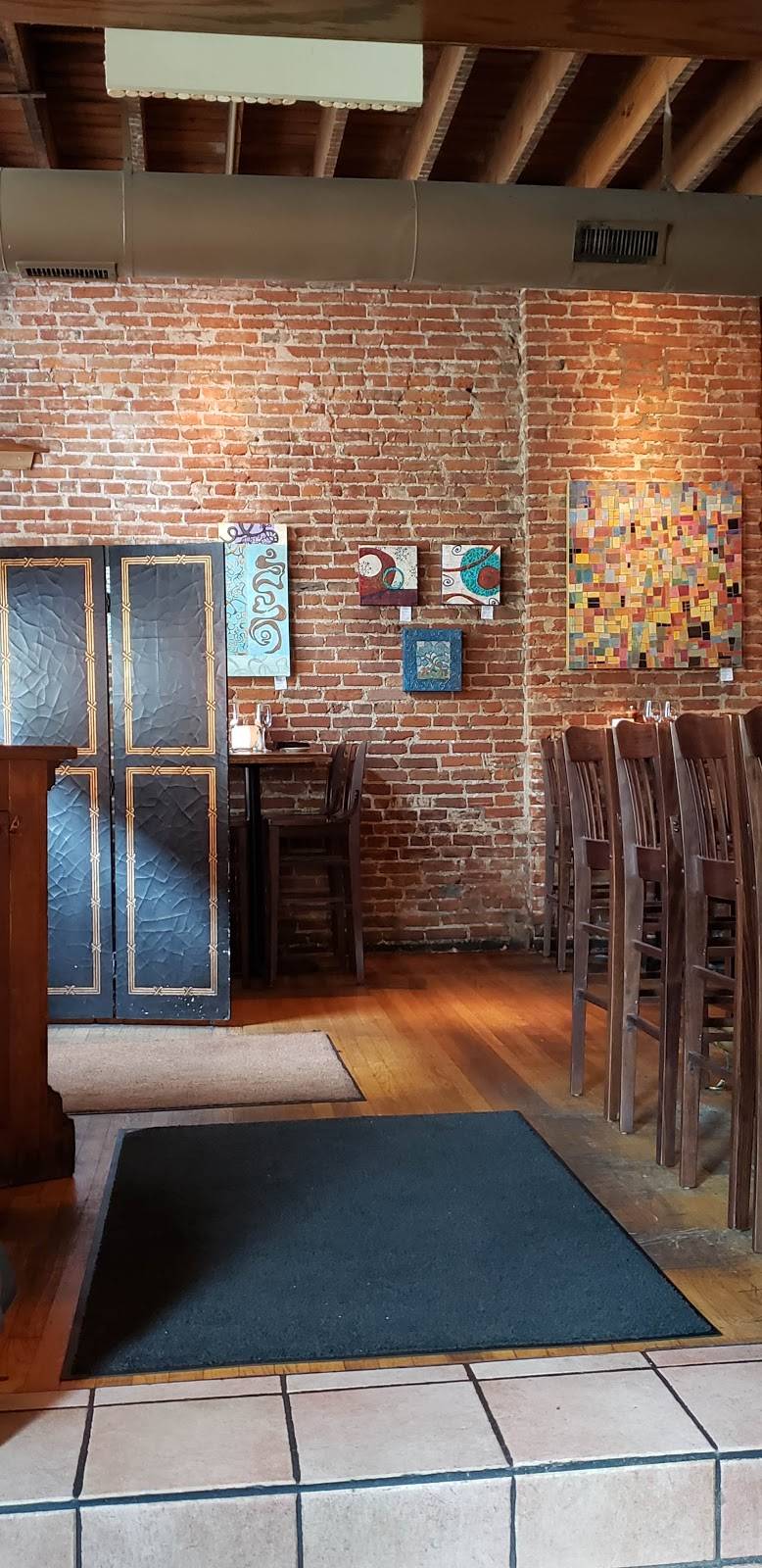 McEwens | restaurant | 120 Monroe Ave, Memphis, TN 38103, USA | 9015277085 OR +1 901-527-7085