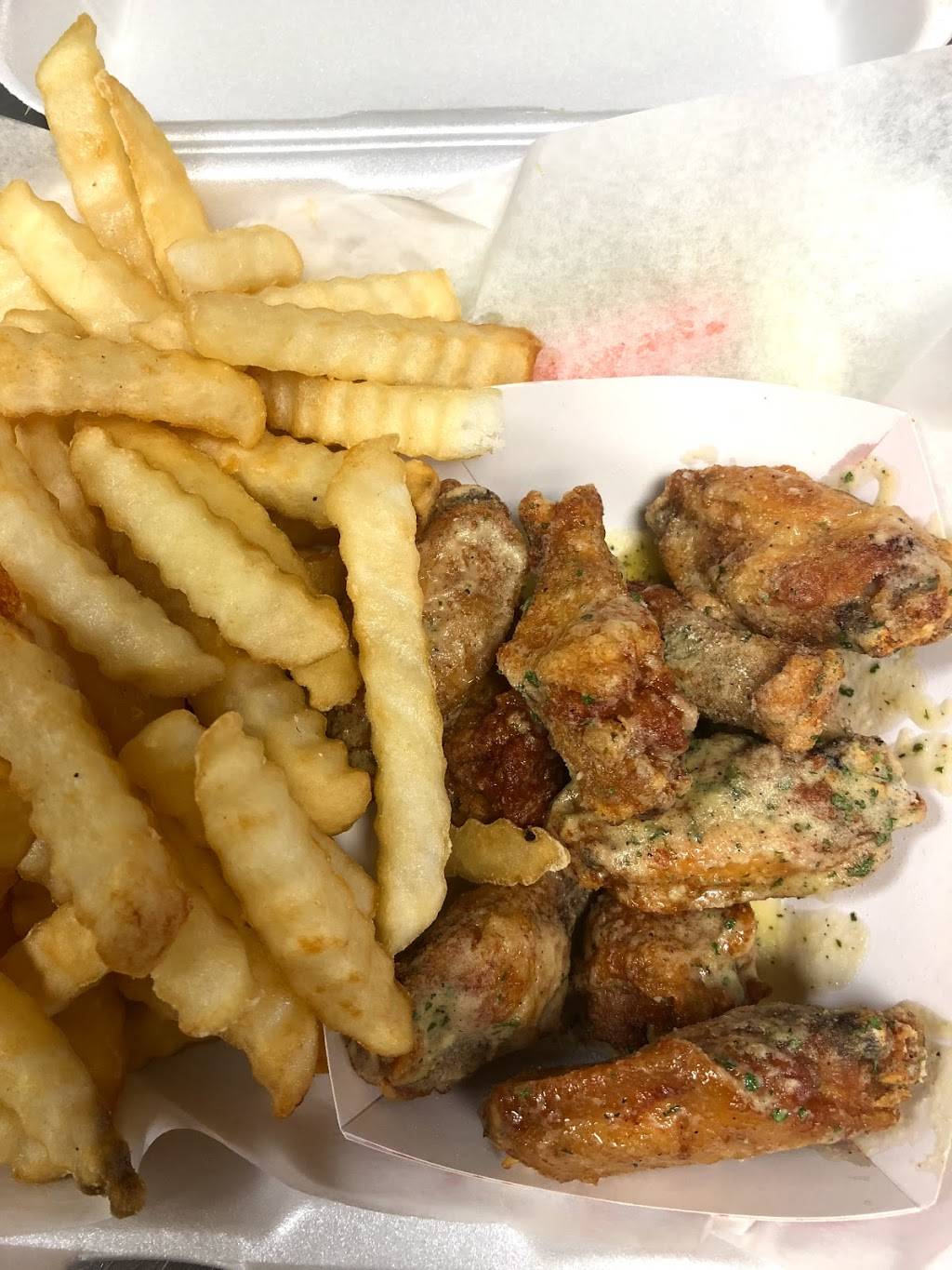 Touchdown Wings | restaurant | 4921 Brainerd Rd, Chattanooga, TN 37411, USA | 4235088682 OR +1 423-508-8682