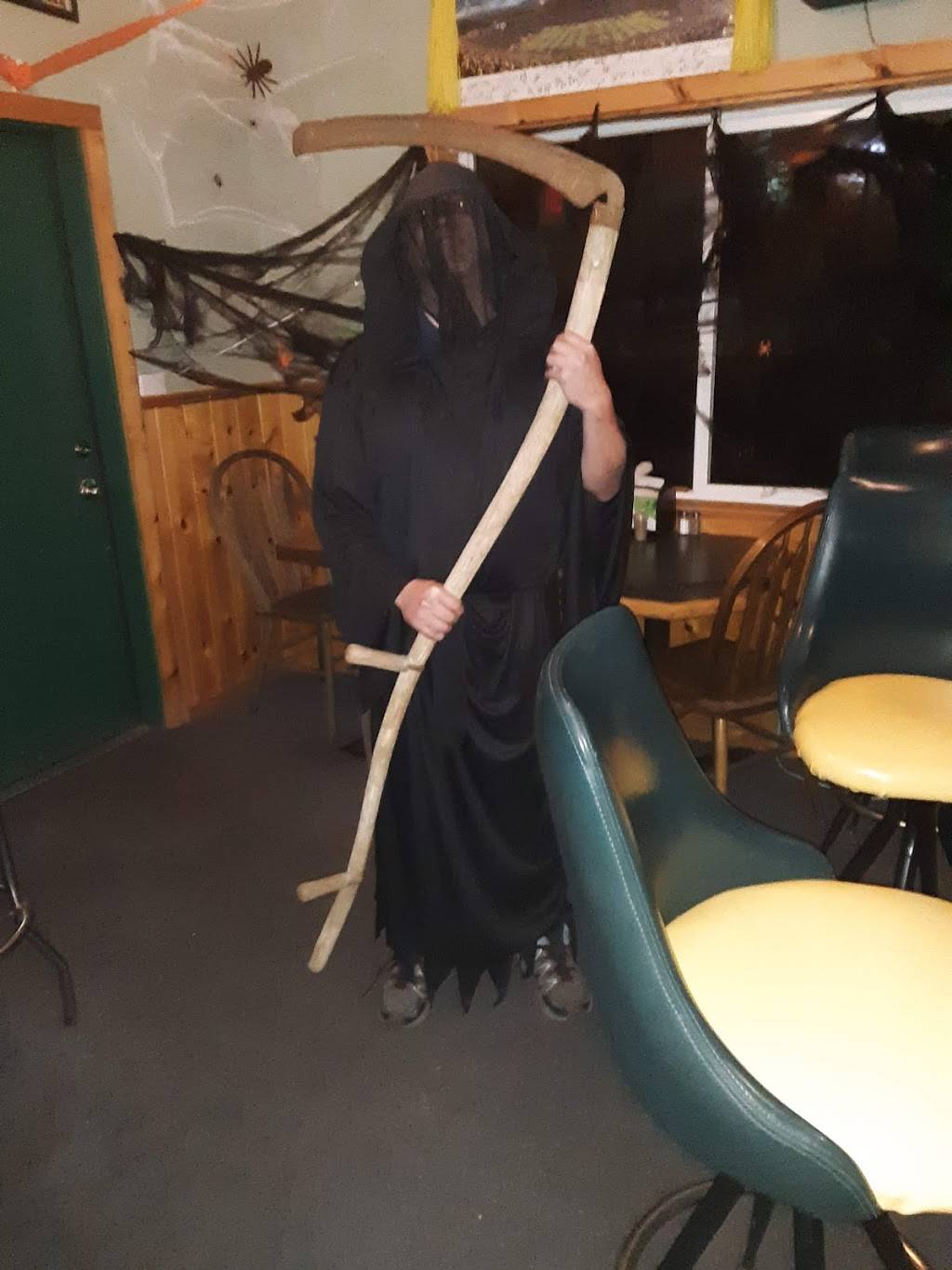 IKES PIZZA | restaurant | 44851 McKenzie Hwy, Leaburg, OR 97489, USA | 5418960017 OR +1 541-896-0017