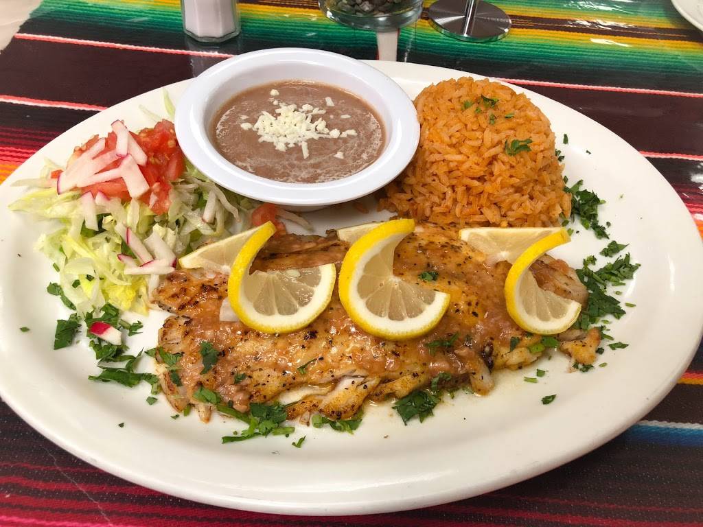 Jackie’s Mexican Cuisine | restaurant | 3207 S Halsted St, Chicago, IL 60608, USA | 3128775349 OR +1 312-877-5349