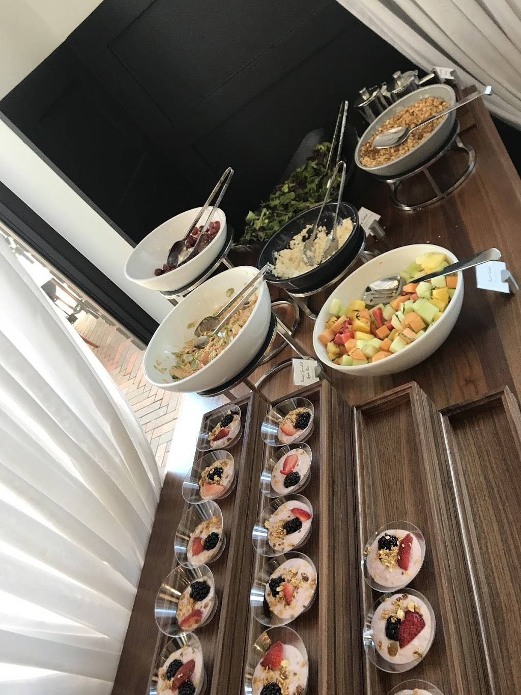 Whitebird | restaurant | 102 Walnut St, Chattanooga, TN 37403, USA | 4237135900 OR +1 423-713-5900