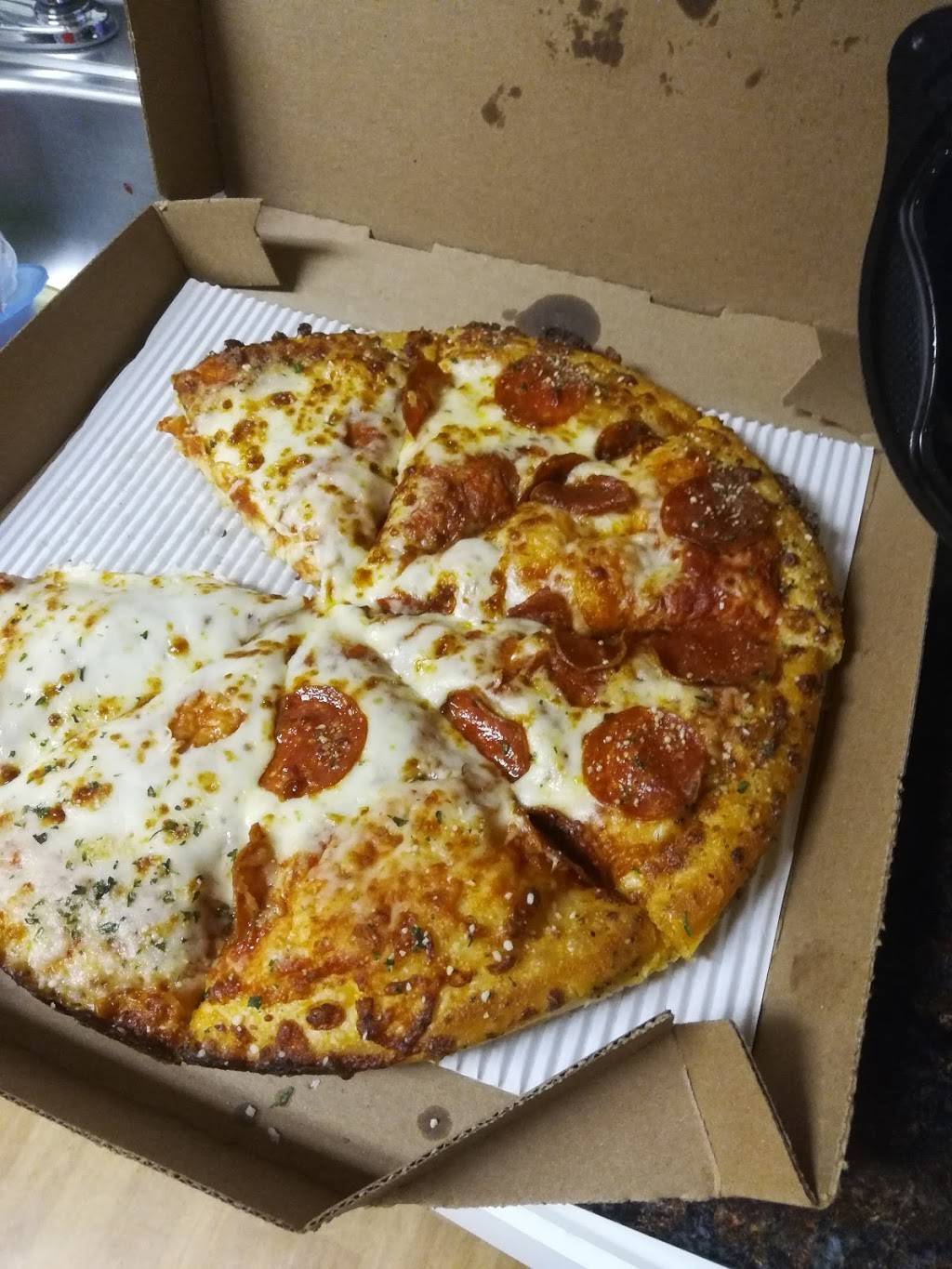 Pizza Hut | meal takeaway | 1949 Lynnhaven Pkwy Ste 1564, Virginia Beach, VA 23456, USA | 7574169999 OR +1 757-416-9999