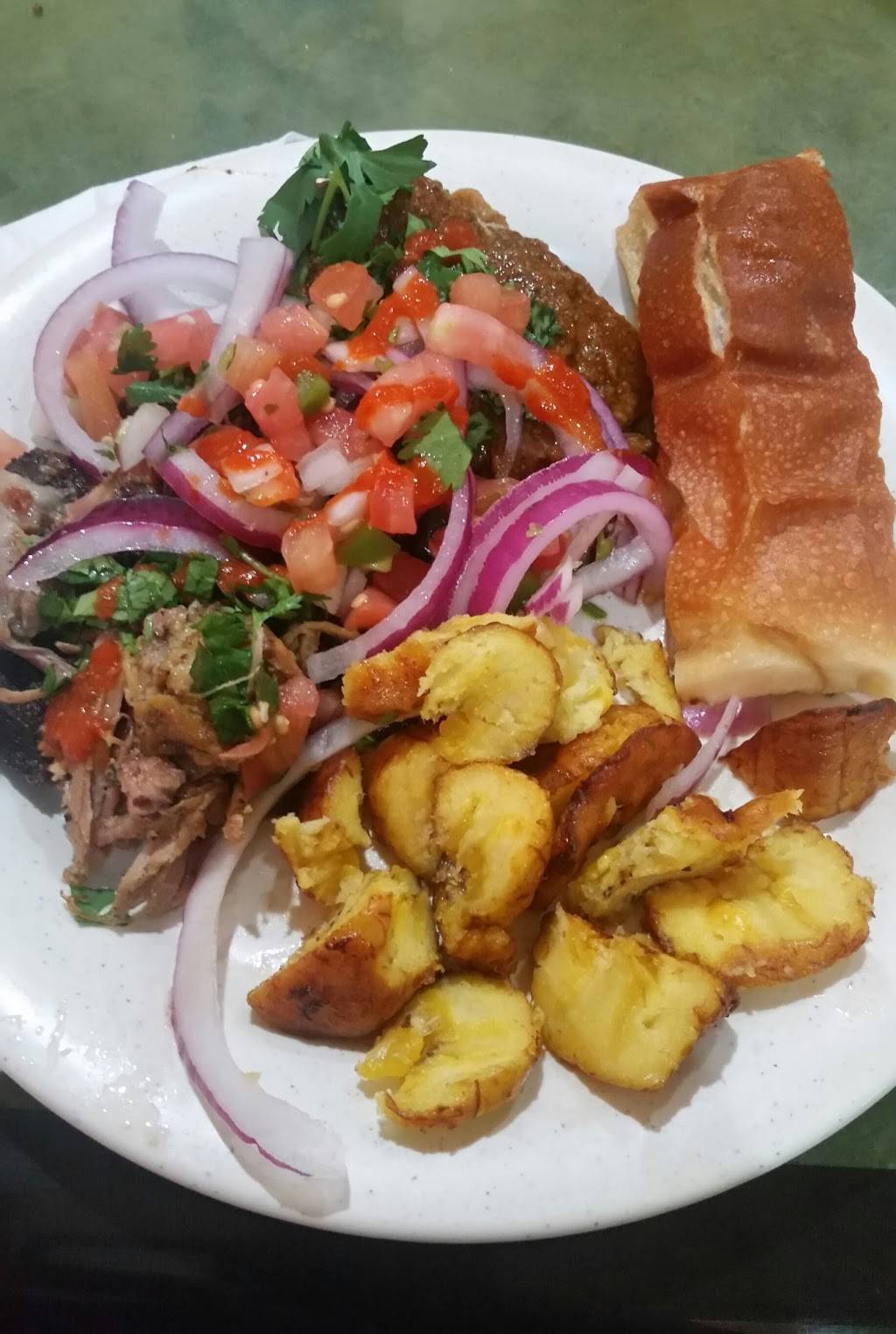 El Palacio | restaurant | 909 W Vine St, Kissimmee, FL 34741, USA | 4078705500 OR +1 407-870-5500