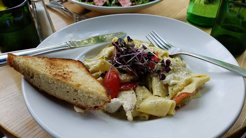 Louies Wine Dive & Clayton Kitchen | restaurant | 16 S Bemiston Ave, Clayton, MO 63105, USA | 3148759373 OR +1 314-875-9373