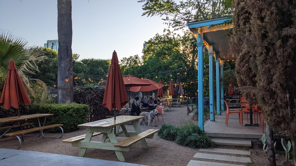 Cenote | restaurant | 1010 E Cesar Chavez St, Austin, TX 78702, USA | 5125241311 OR +1 512-524-1311