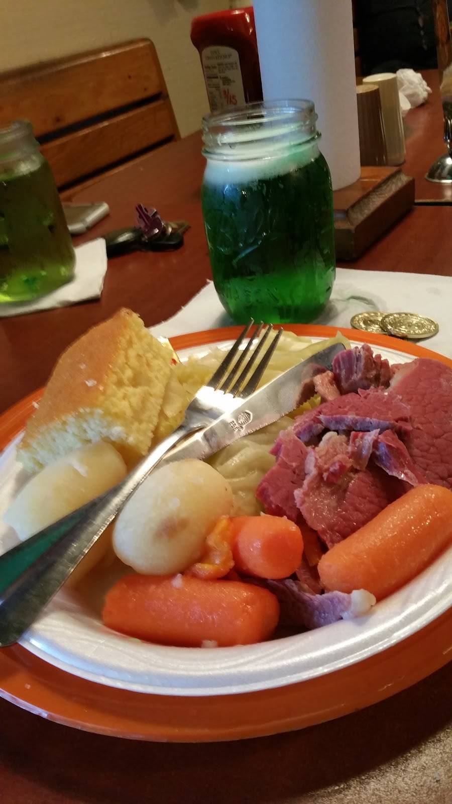 Zellies Pub | restaurant | N Hwy 19A, Mt Dora, FL 32757, USA | 3524833855 OR +1 352-483-3855