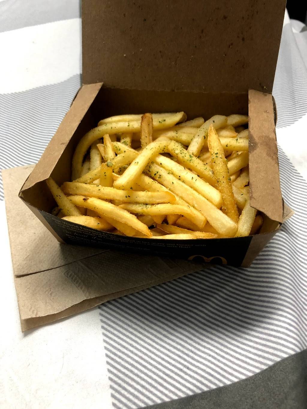 McDonalds | cafe | 3025 Clayhill Rd, Mississauga, ON L5B 4J3, Canada | 9052799190 OR +1 905-279-9190