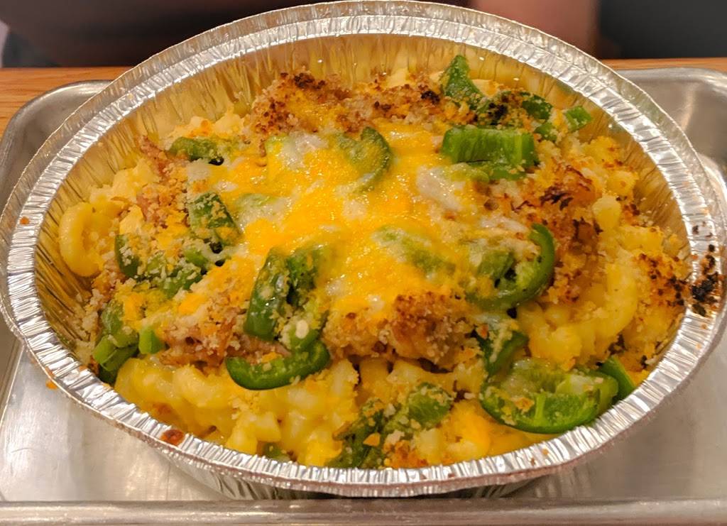 R. A. MacSammys Elbow Room | restaurant | 735 E 48th St, Minneapolis, MN 55417, USA | 6125841593 OR +1 612-584-1593