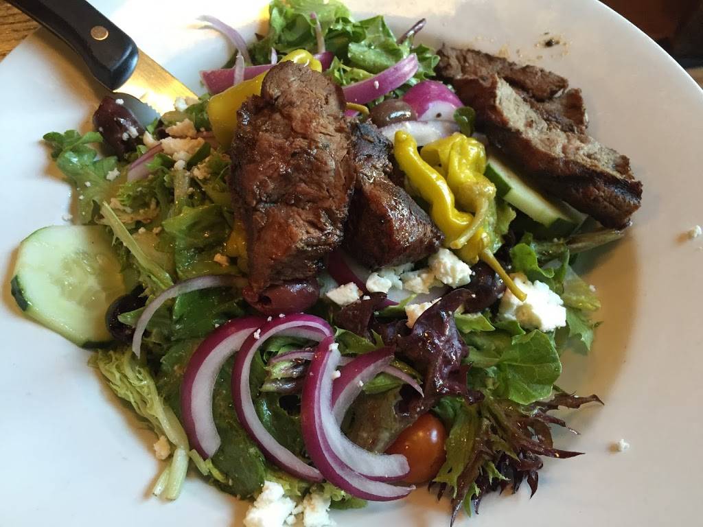 Chadwicks | restaurant | 203 Strand St, Alexandria, VA 22314, USA | 7038364442 OR +1 703-836-4442