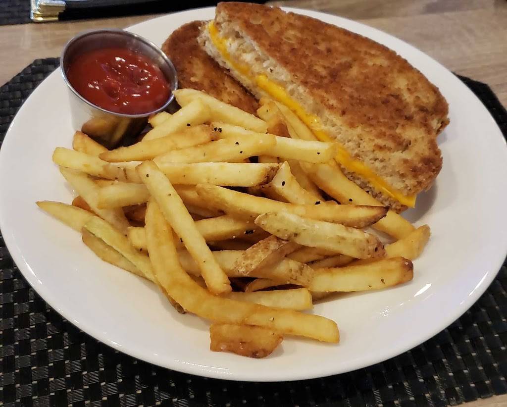 Bunzzz Sports Bar & Grill | restaurant | The Charmtastic Mile, 200 E Pratt St, Baltimore, MD 21202, USA | 4107277700 OR +1 410-727-7700