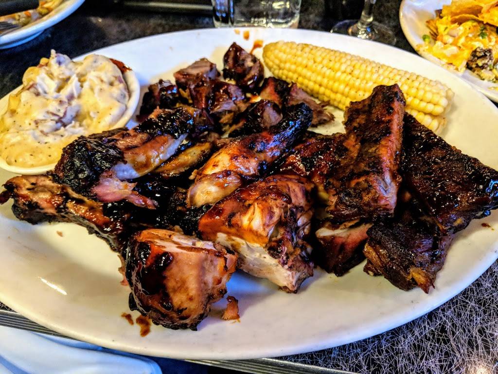 Lucilles Smokehouse Bar-B-Que | restaurant | 24201 W, Valencia Blvd, Valencia, CA 91355, USA | 6612551227 OR +1 661-255-1227