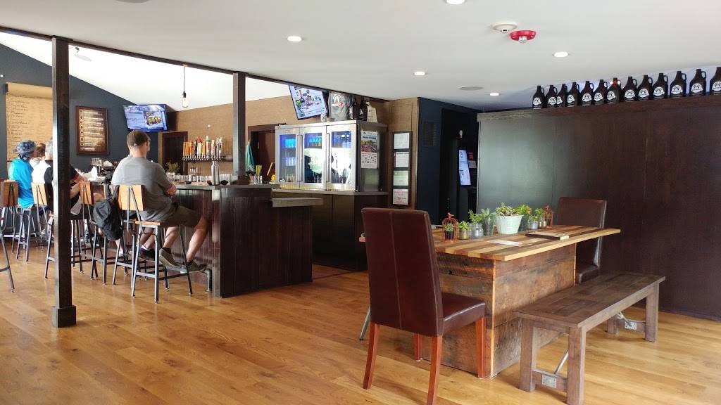 Side Lot Brewery | restaurant | 110 Slocum Lake Rd, Wauconda, IL 60084, USA | 8478650281 OR +1 847-865-0281