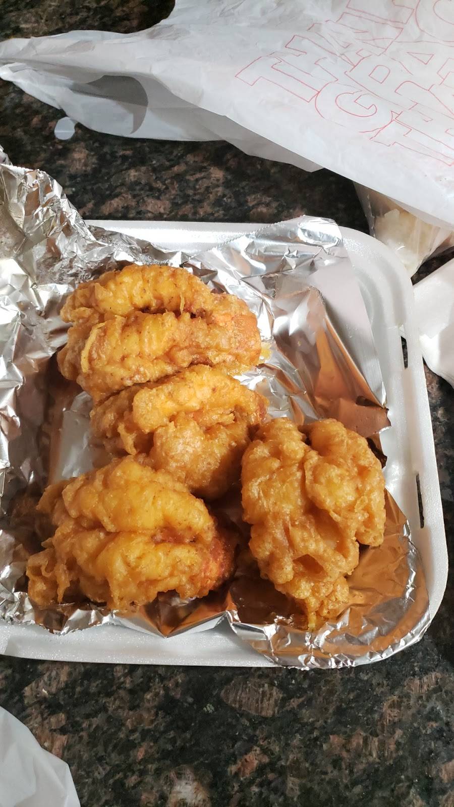 Alaska Fish and Chicken | restaurant | 13701 W Nine Mile Rd, Oak Park, MI 48237, USA | 2485560000 OR +1 248-556-0000