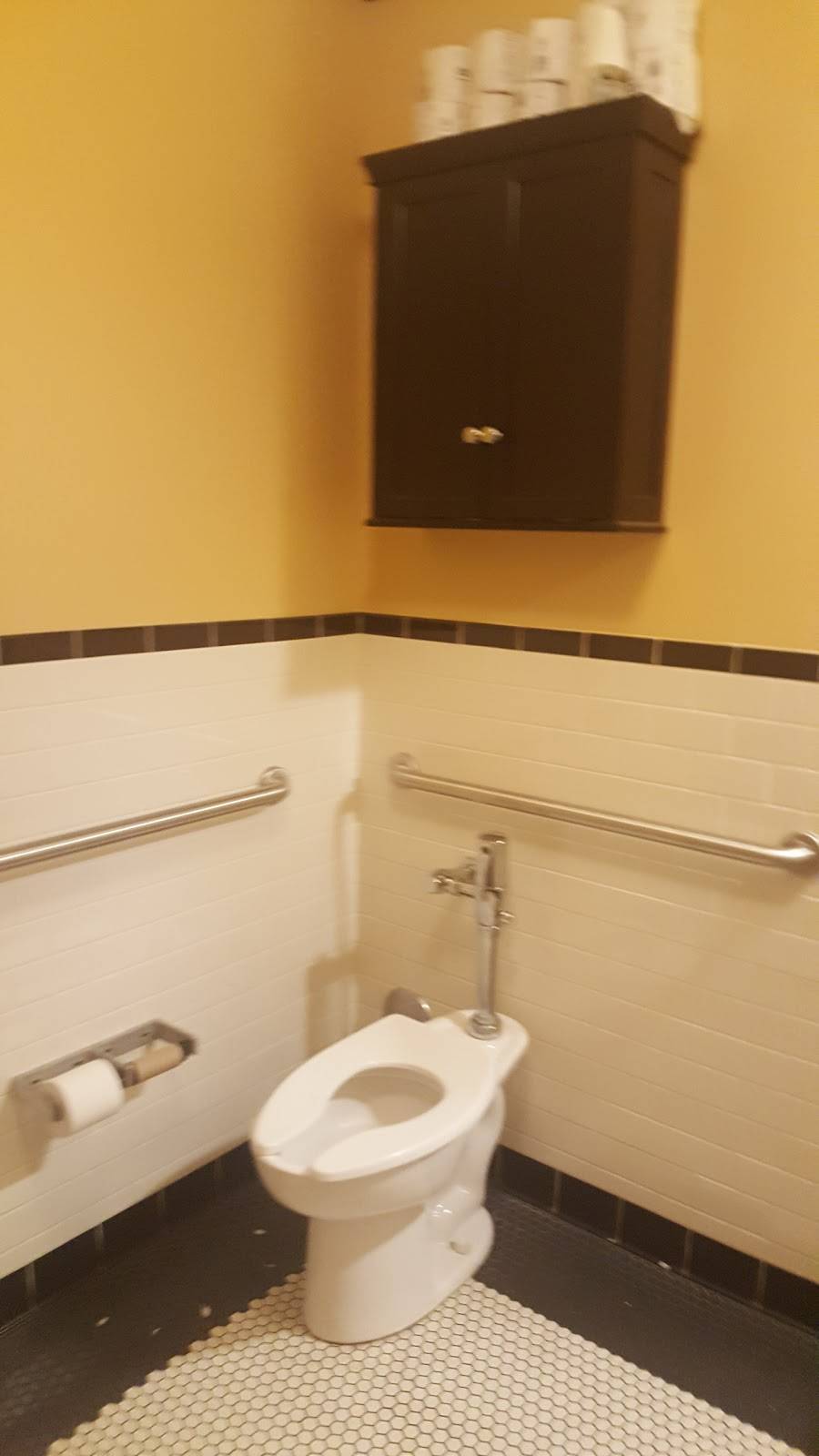 Potbelly Sandwich Shop | restaurant | 945 Rockland Rd, Lake Bluff, IL 60044, USA | 8477395153 OR +1 847-739-5153