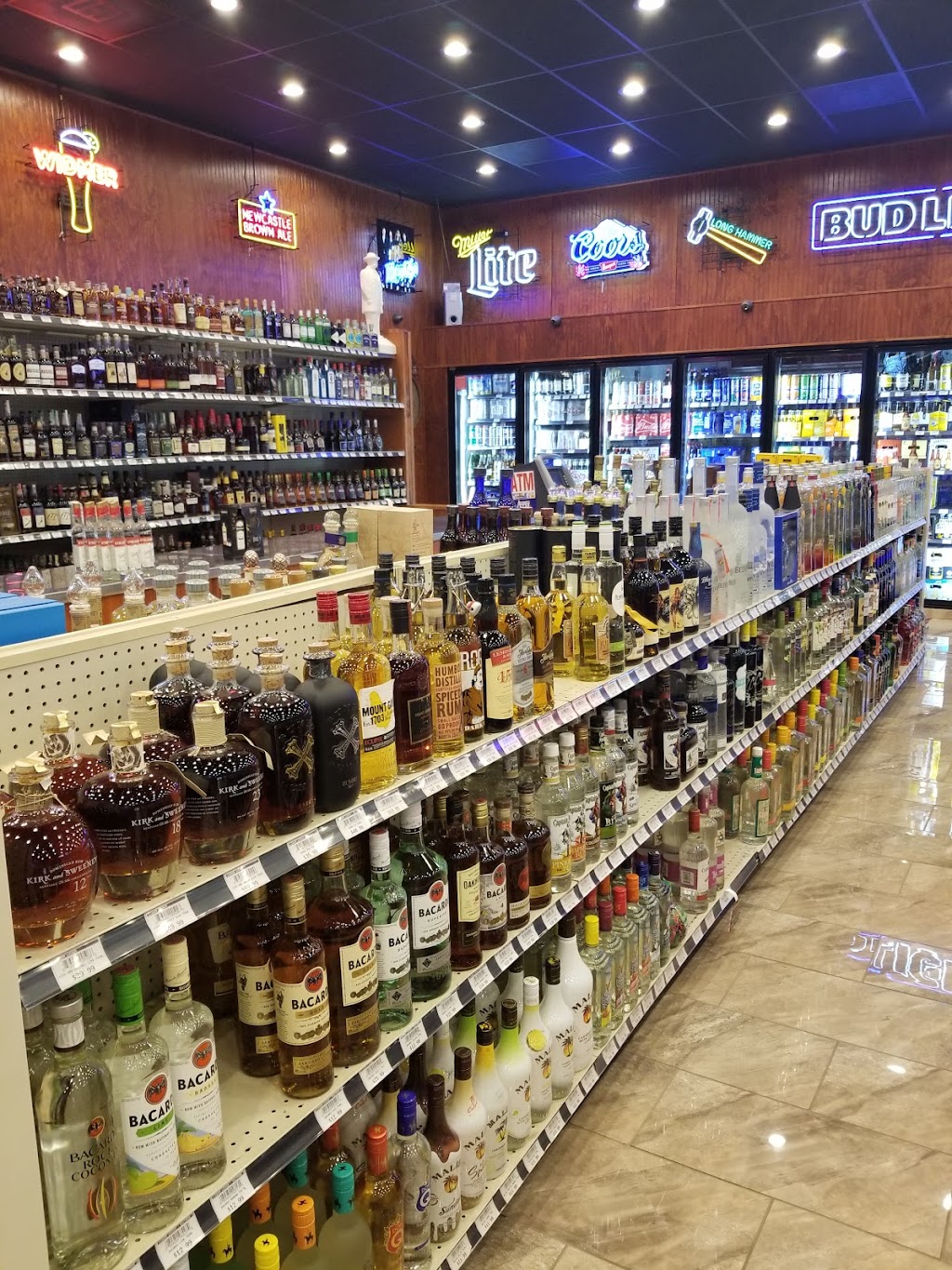 Liquor Locker | meal takeaway | 1578 E Whitmore Ave J&K, 1578 E Whitmore Ave, Ceres, CA 95307, USA | 2096056415 OR +1 209-605-6415