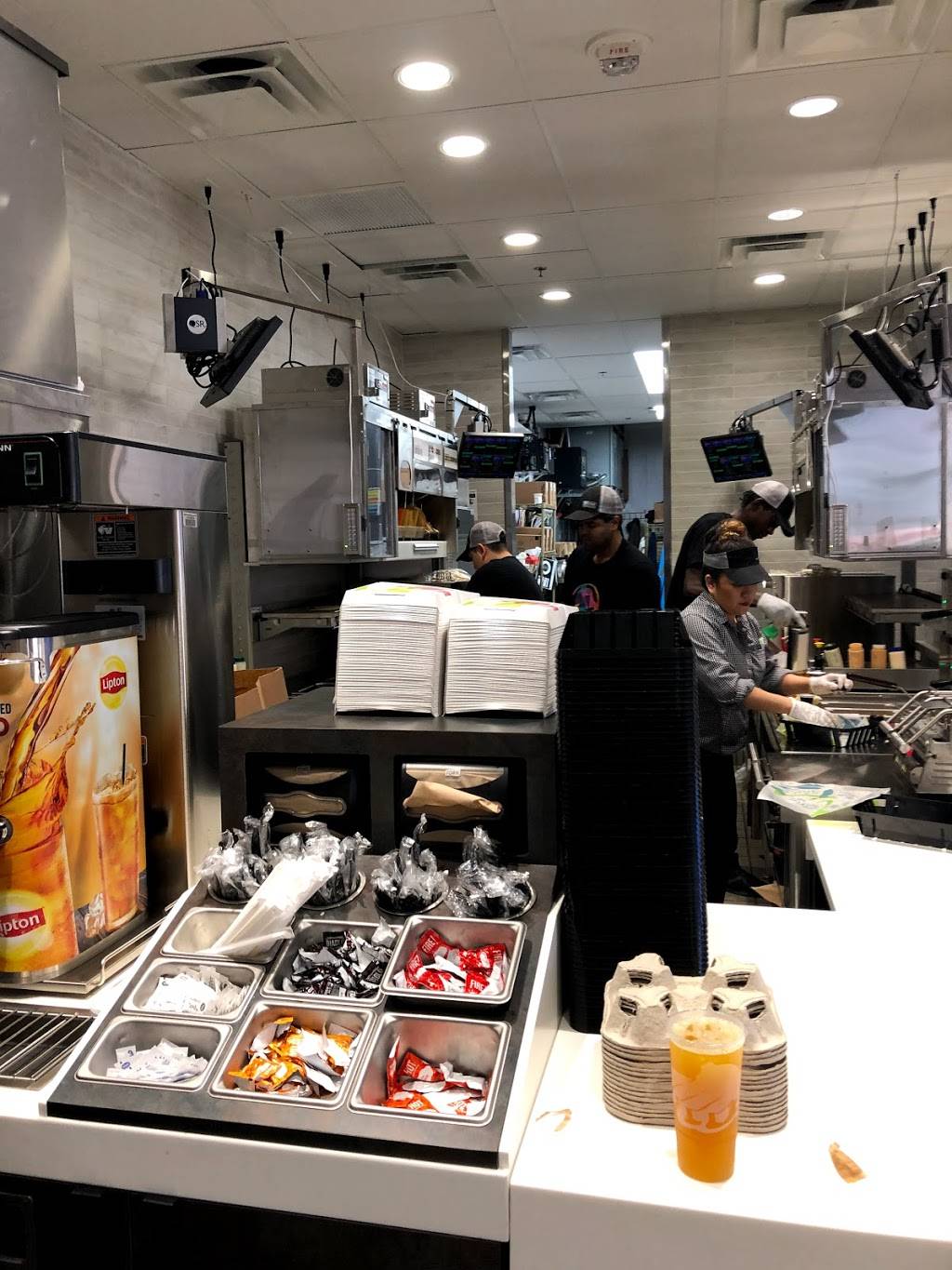 Taco Bell | meal takeaway | 201 W Washington St Suite 105, Phoenix, AZ 85004, USA | 6022964054 OR +1 602-296-4054