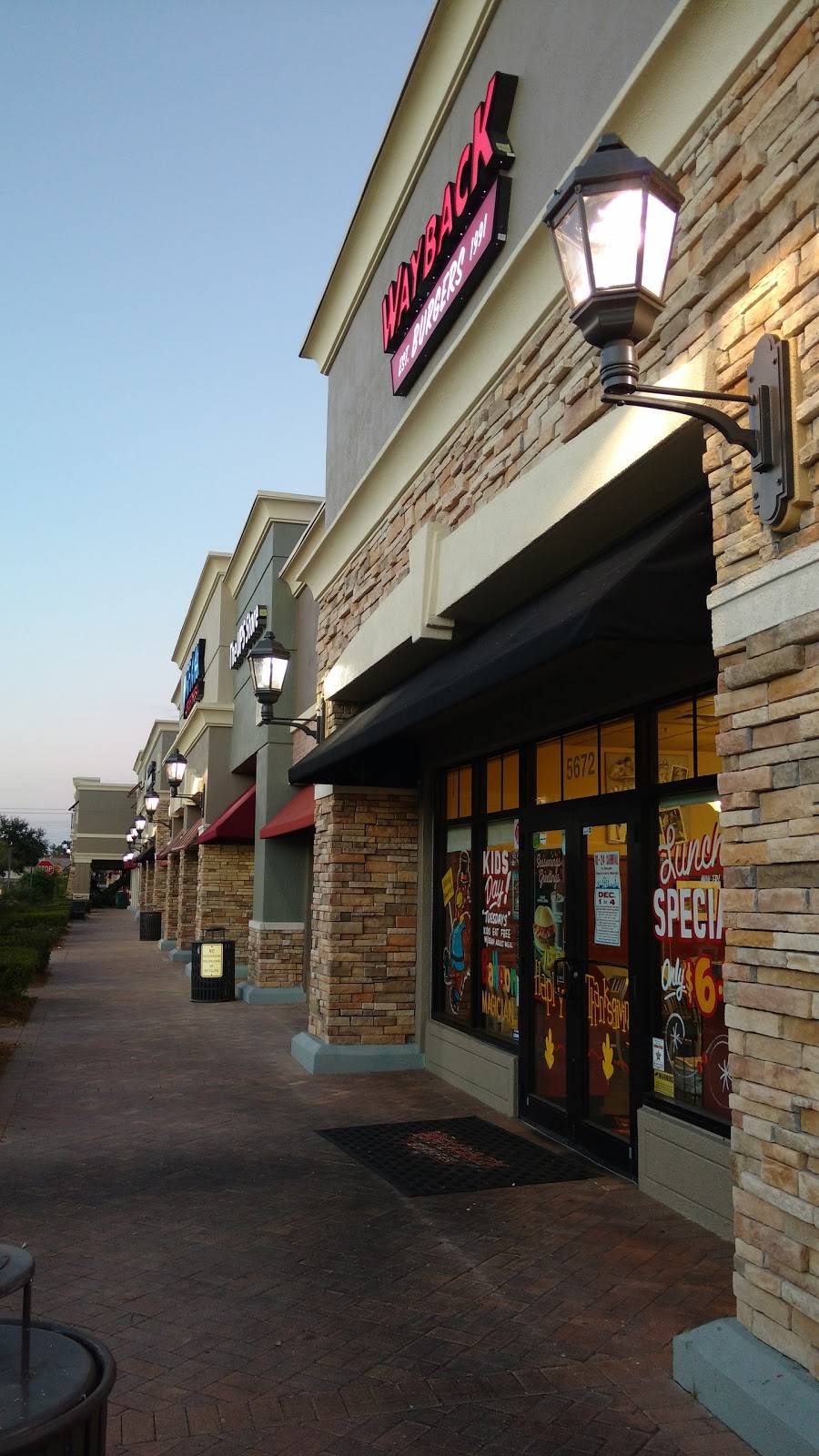 Wayback Burgers | restaurant | 5672 Fishhawk Crossing Blvd, Lithia, FL 33547, USA | 8136812874 OR +1 813-681-2874