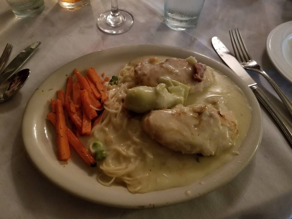 Giulios Greek & Italian Restaurant | restaurant | 105 E Ann St, Valdosta, GA 31601, USA | 2293330929 OR +1 229-333-0929