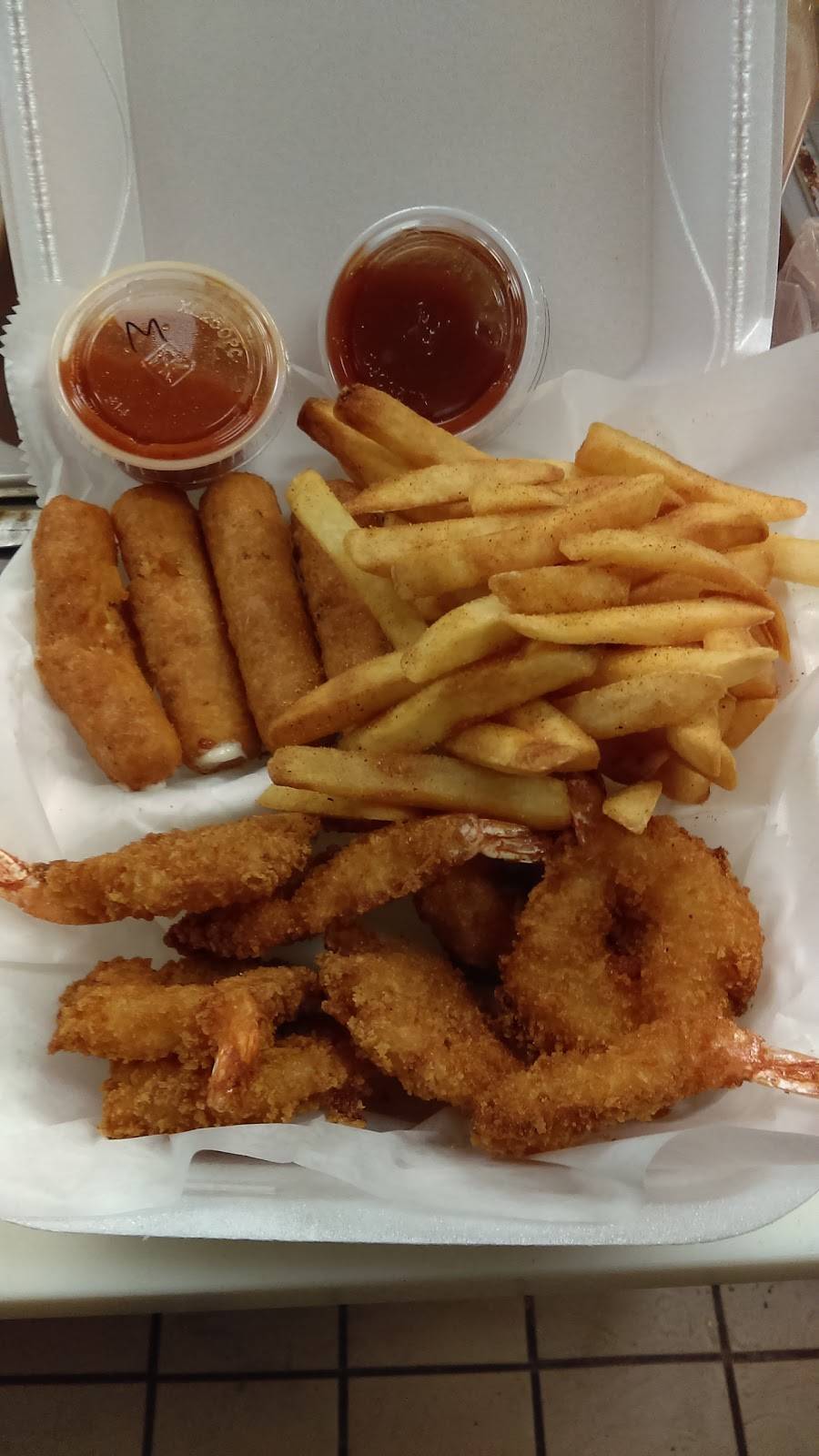 Muncheez | restaurant | 12306 Buckeye Rd, Cleveland, OH 44120, USA | 2169218128 OR +1 216-921-8128