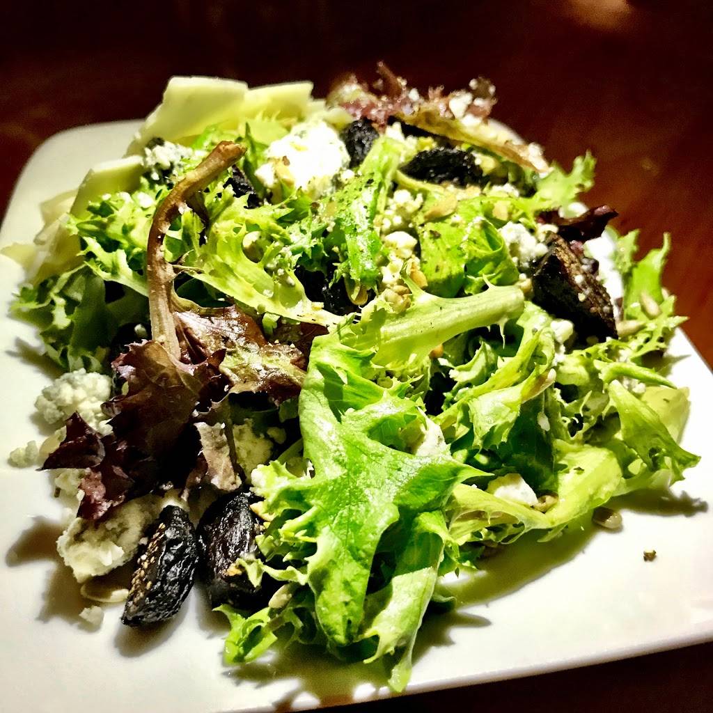 Canoe Restaurant | restaurant | 216 S River Rd, Bedford, NH 03110, USA | 6039358070 OR +1 603-935-8070