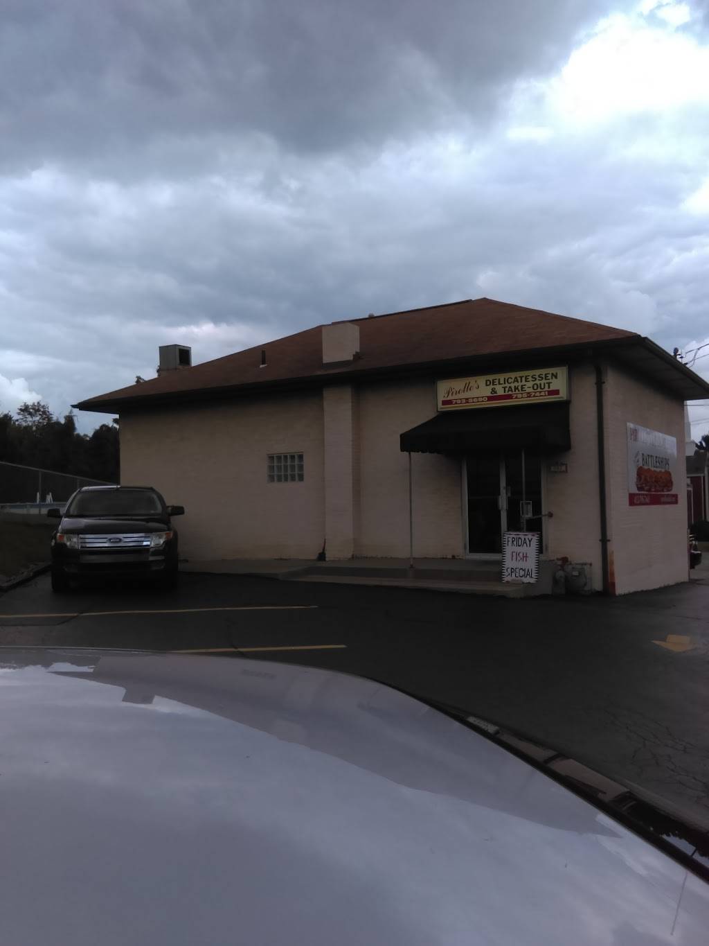 Pirollos Delicatessen | meal takeaway | 307 Hulton Rd, Verona, PA 15147, USA | 4127935690 OR +1 412-793-5690